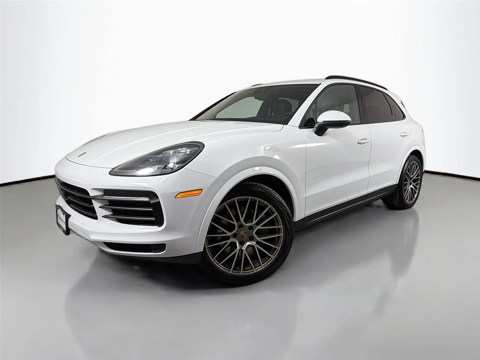 2023 Porsche Cayenne Platinum Edition S's photo