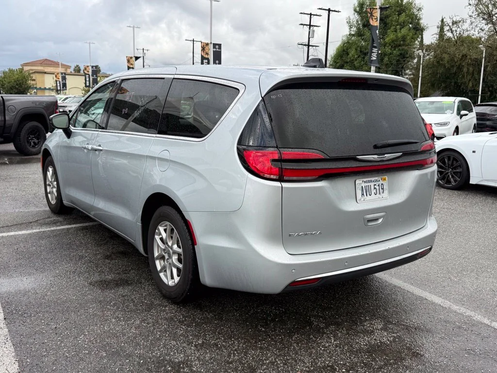 Used 2024 Silver Mist Clearcoat Chrysler Touring L image 2