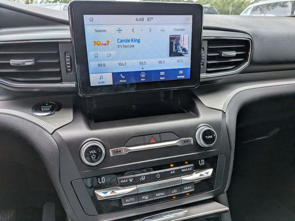 Used 2020 Silver Ford XLT image 33