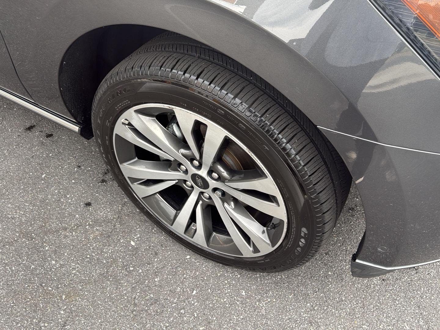 Used 2020 Magnetic Metallic Ford Limited image 30