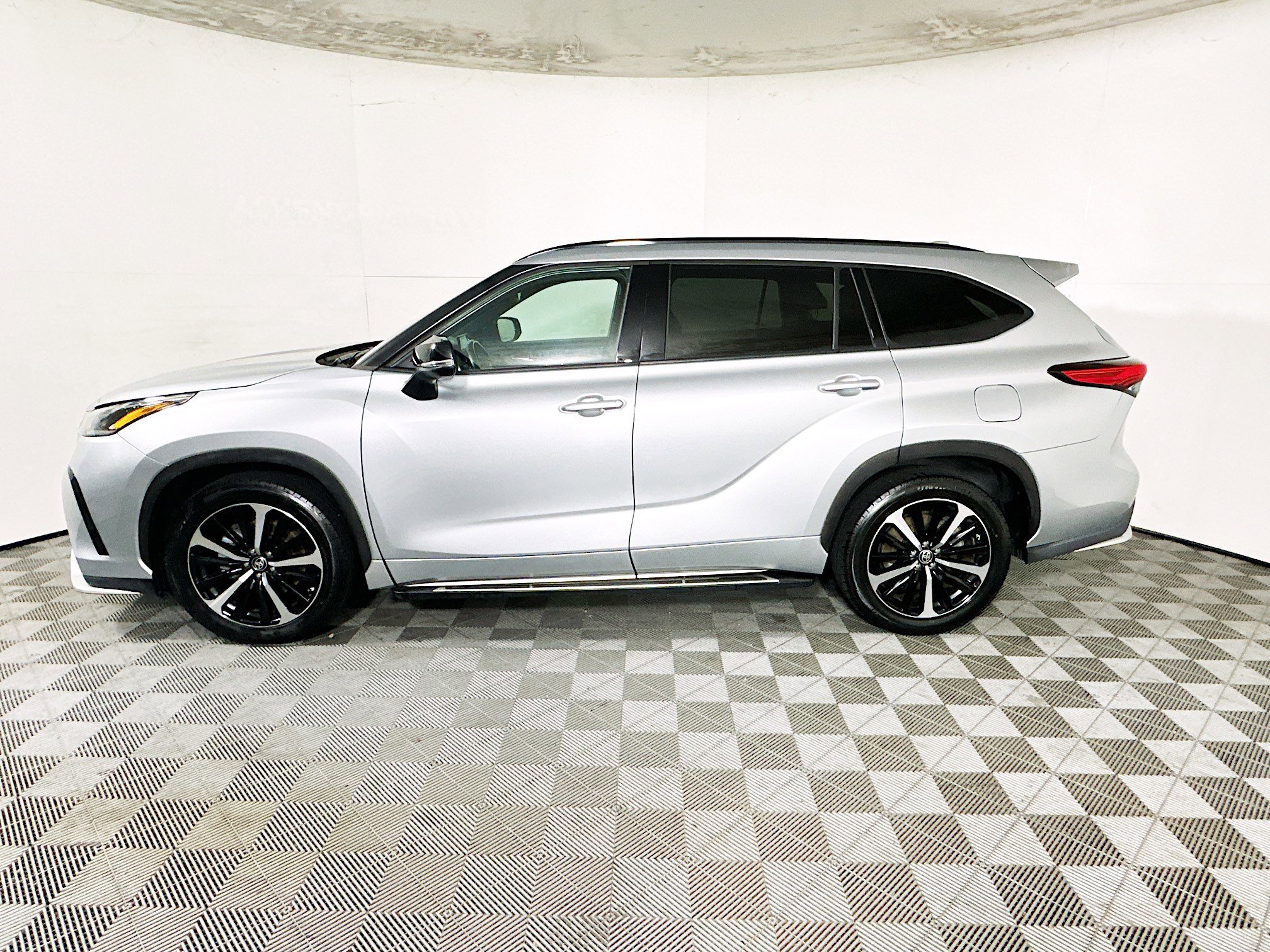 Used 2021 Celestial Silver Metallic Toyota XSE image 6