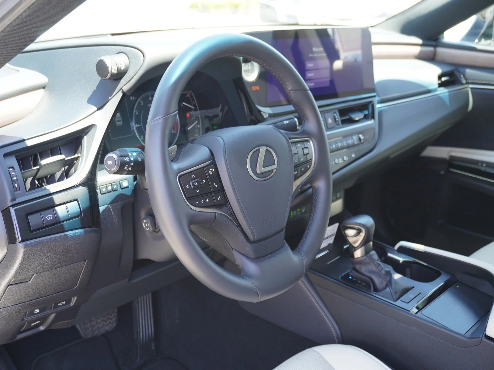Used 2024 White Pearl Lexus ES 350 image 19