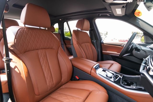 2026 BMW X5 M60i - Photo 15