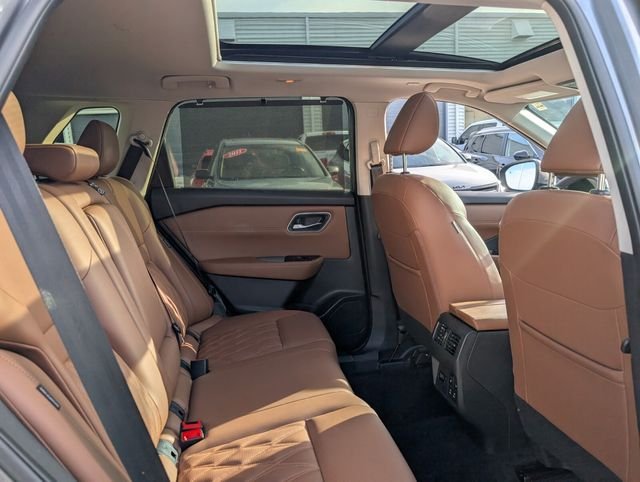 Used 2024 Gray Nissan Platinum image 8