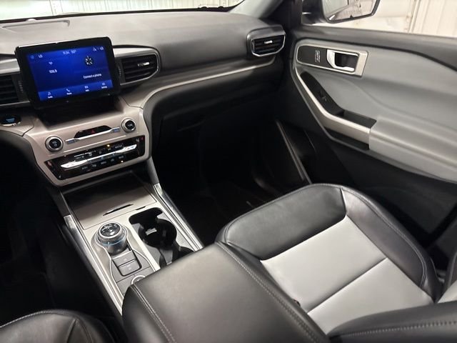 Used 2023 Red Ford XLT image 14