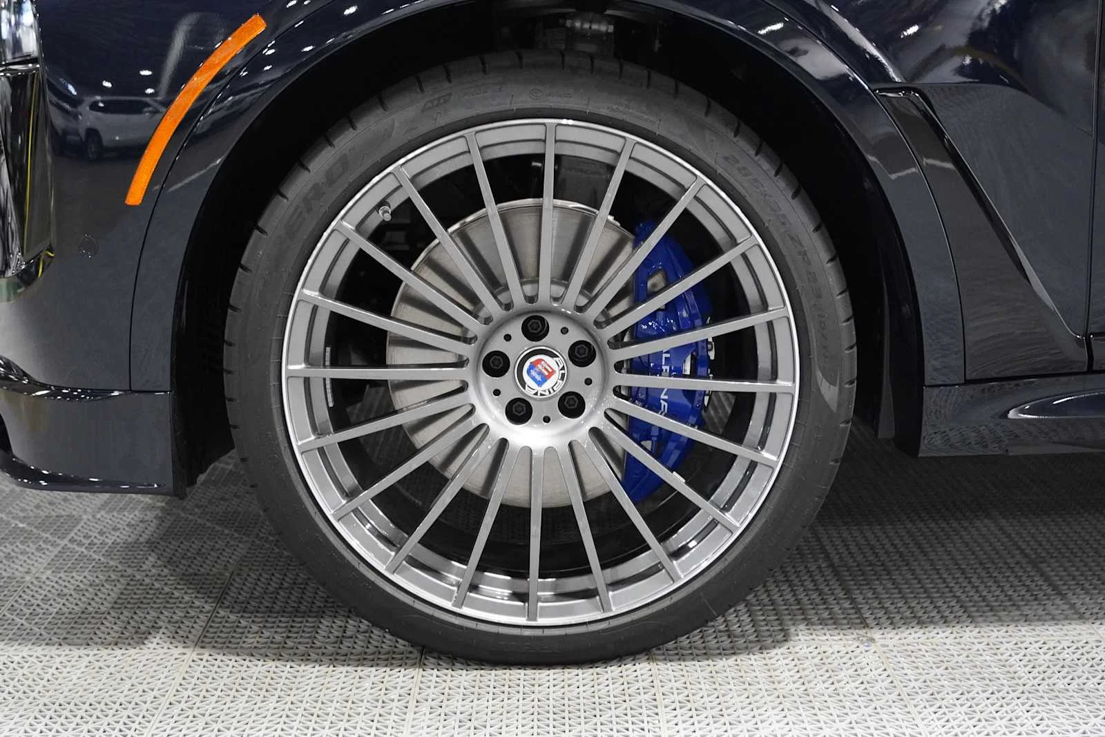 New 2026 Carbon Black Metallic BMW ALPINA XB7 image 7