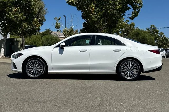 Used 2025  Mercedes-Benz CLA 250 image 7