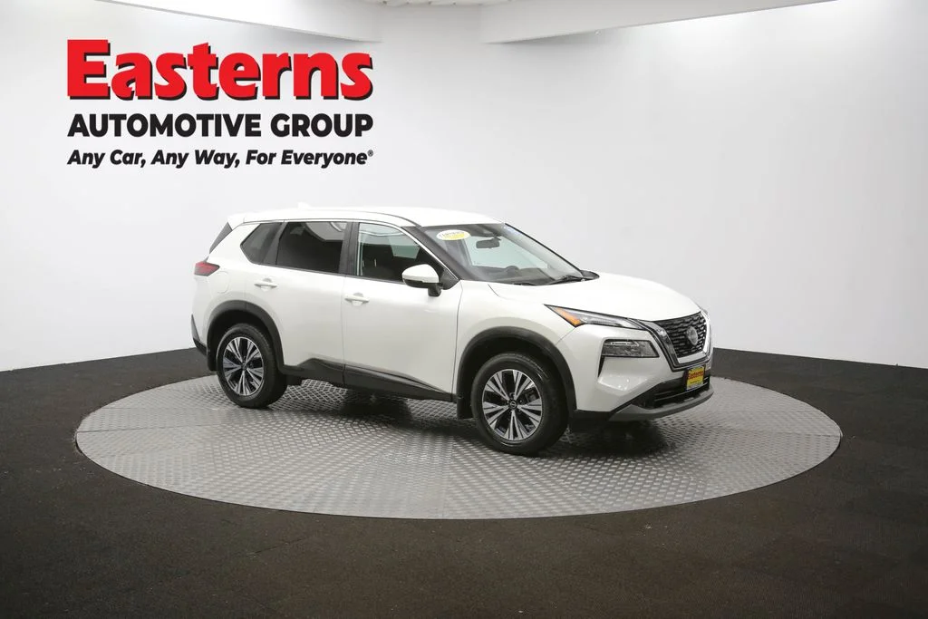 Used 2022 White Nissan SV image 46