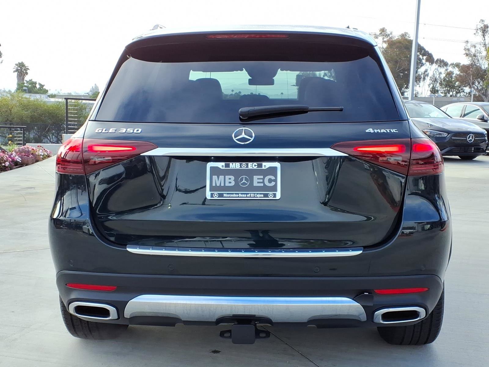 Used 2024 Emerald Green Metallic Mercedes-Benz GLE350W4 image 22