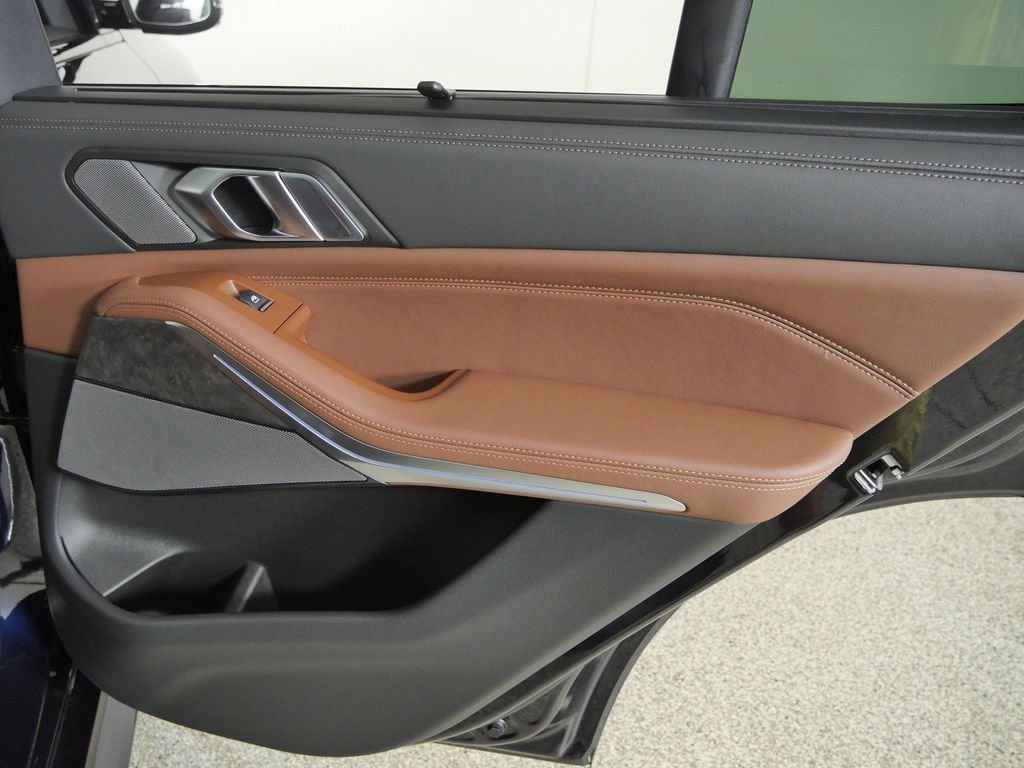 New 2026 Carbon Black Metallic BMW xDrive50e image 25