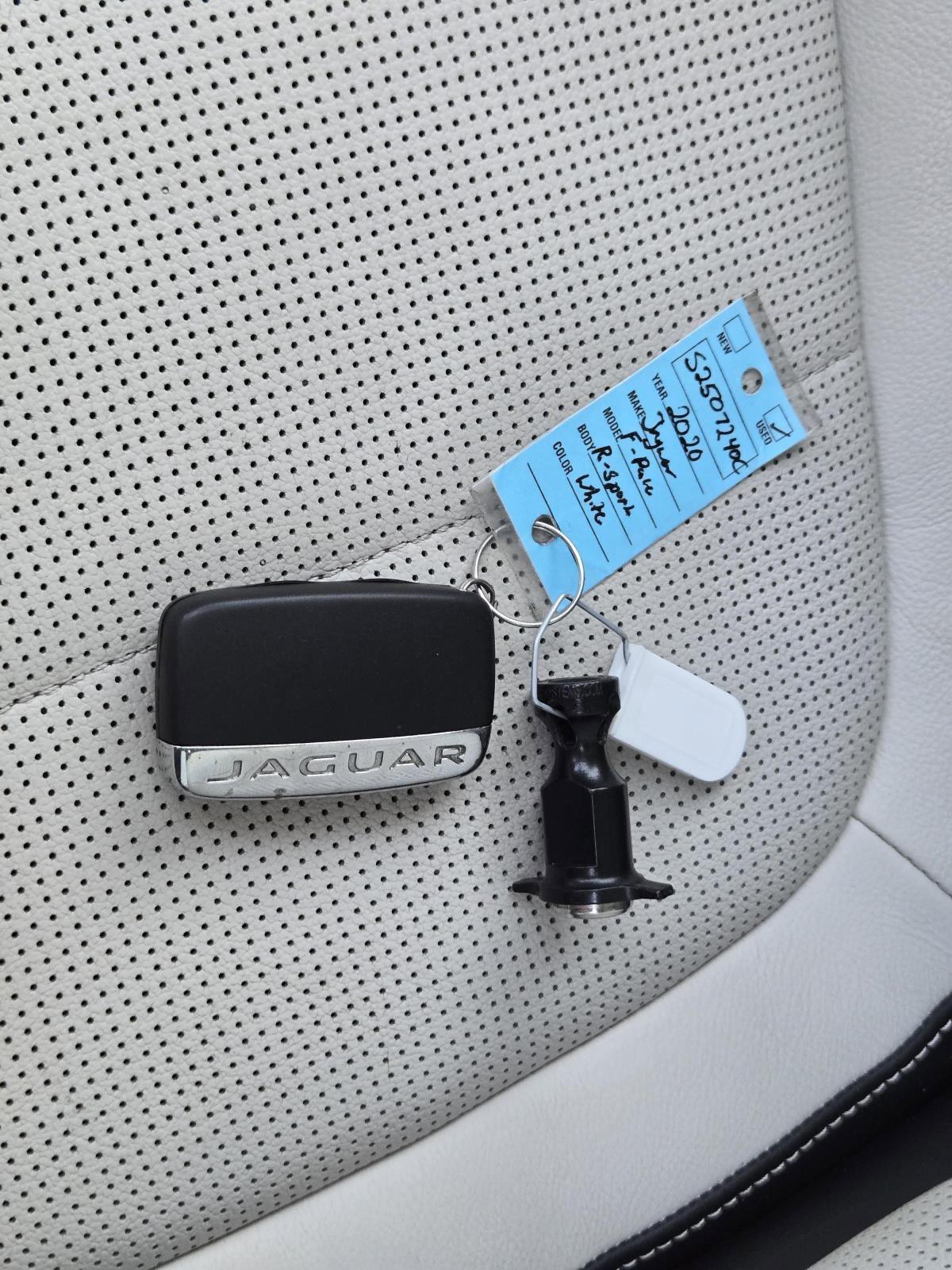 Used 2020 Fuji White Jaguar 25t R-Sport image 41