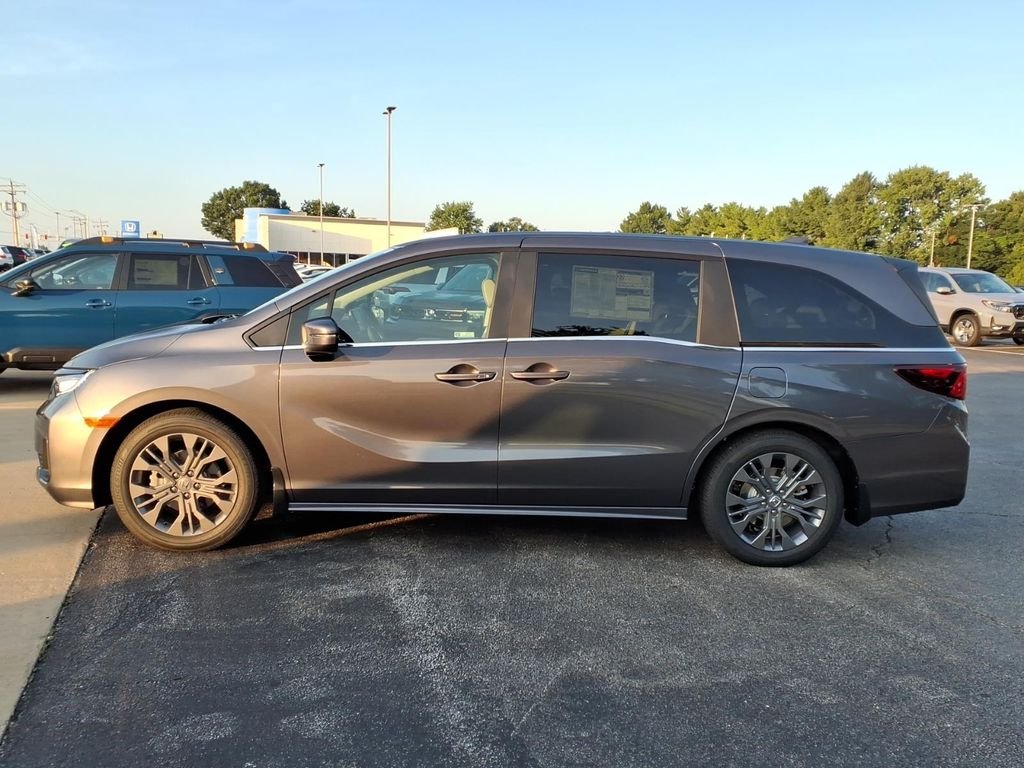New 2026 Modern Steel Metallic Honda Touring image 2