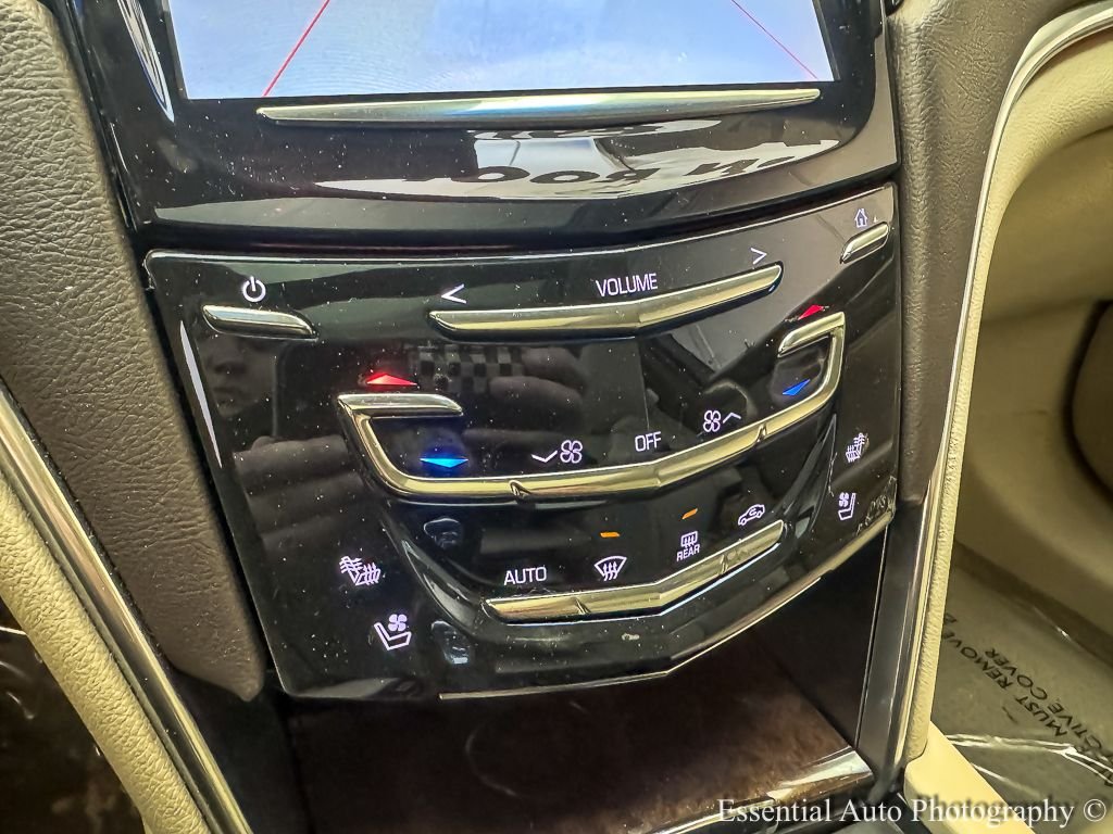 Used 2013 White Diamond Clearcoat Cadillac Premium image 20