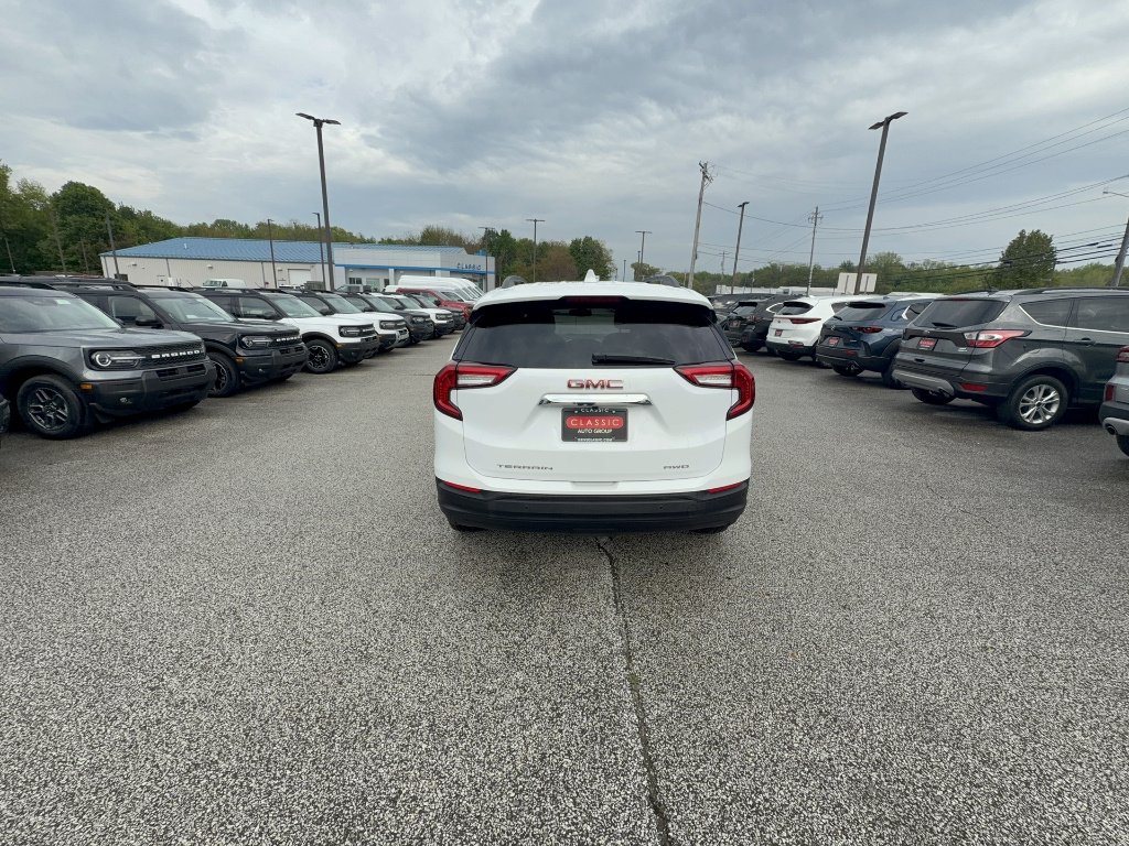 Used 2024 Summit White GMC SLE image 6