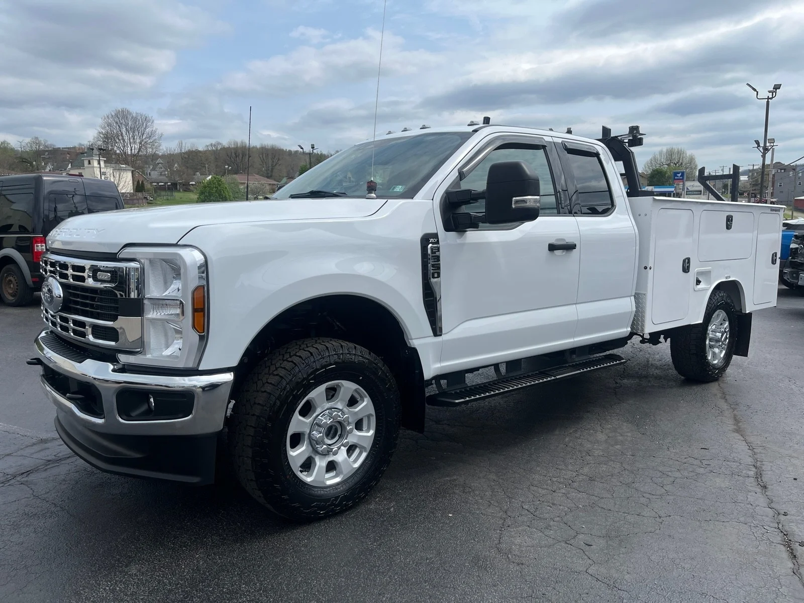 2024 Ford F-350 XLT 4x4 SuperCab 8' Box SRW's photo