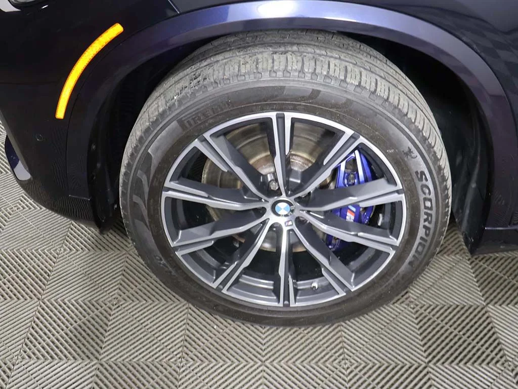 Used 2022 Black BMW M50i image 23