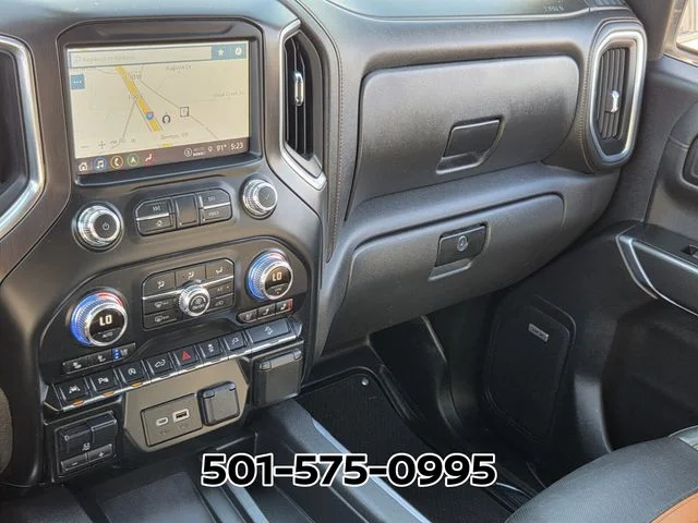 Used 2021 White GMC AT4 image 29