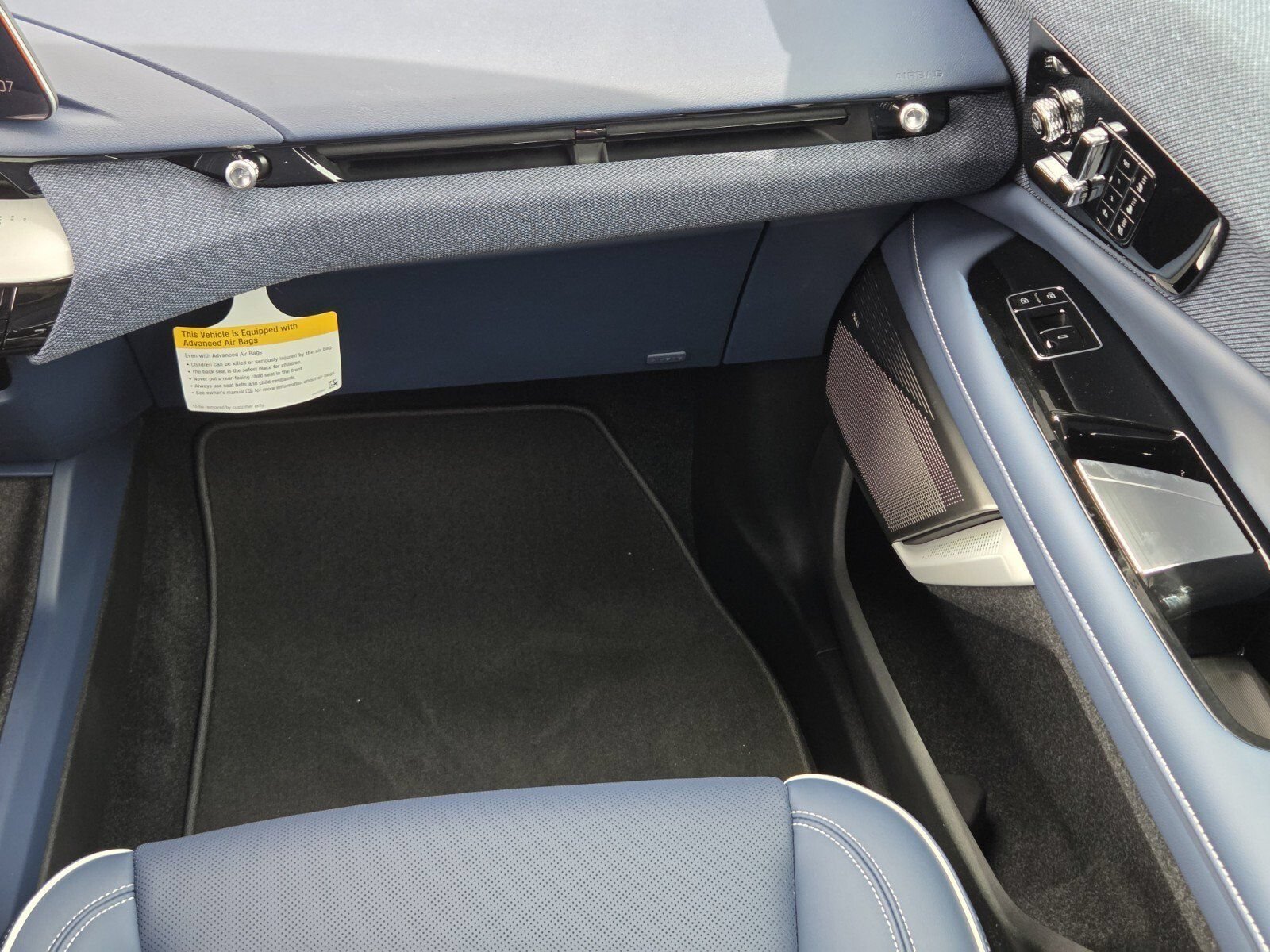 2026 Cadillac OPTIQ Premium Sport - Photo 16