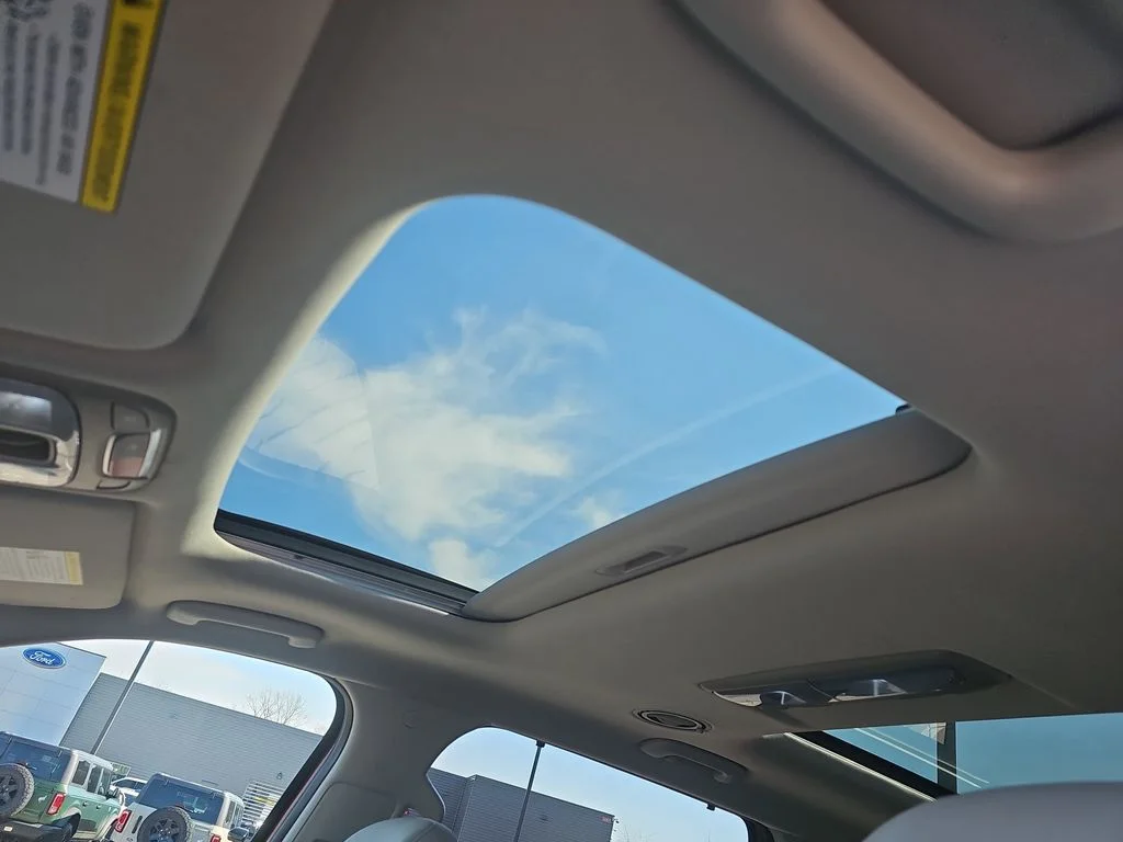 Used 2023 Red Kia SX image 29