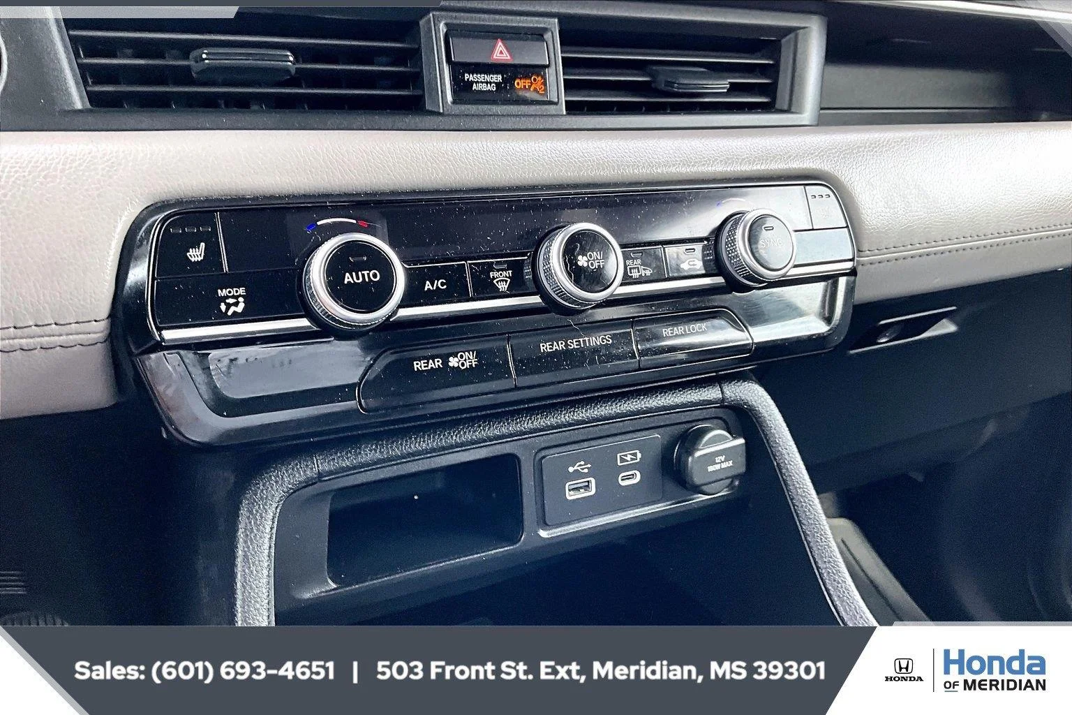 Used 2023 Lunar Silver Metallic Honda EX-L image 23
