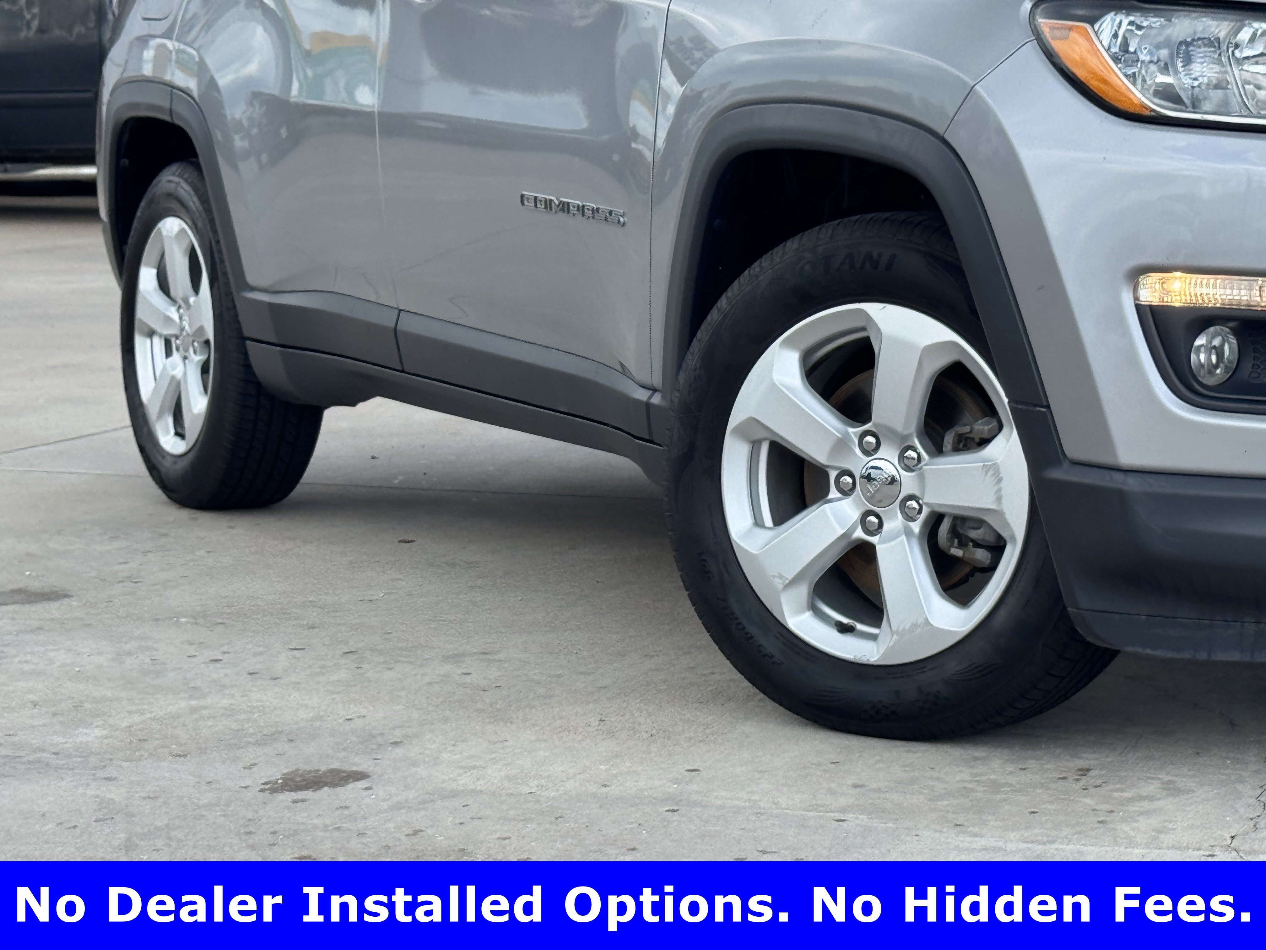 Used 2020 Billet Silver Metallic Clearcoat Jeep Latitude image 11
