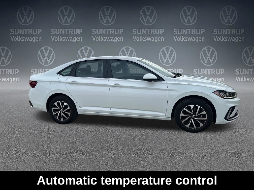 Used 2025 White Volkswagen 1.5T S image 7