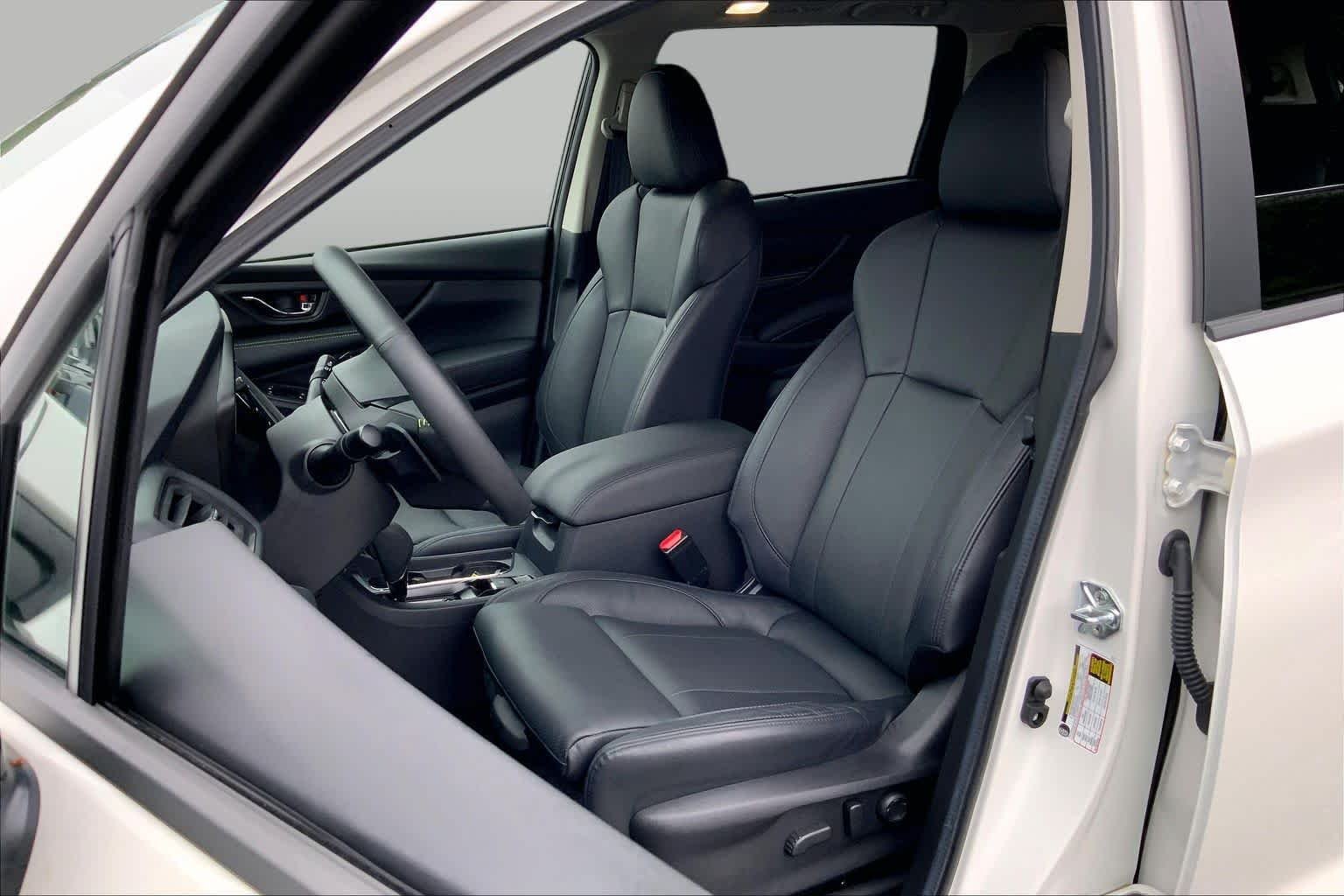 Used 2025 Crystal White Pearl Subaru Onyx Edition Touring image 8