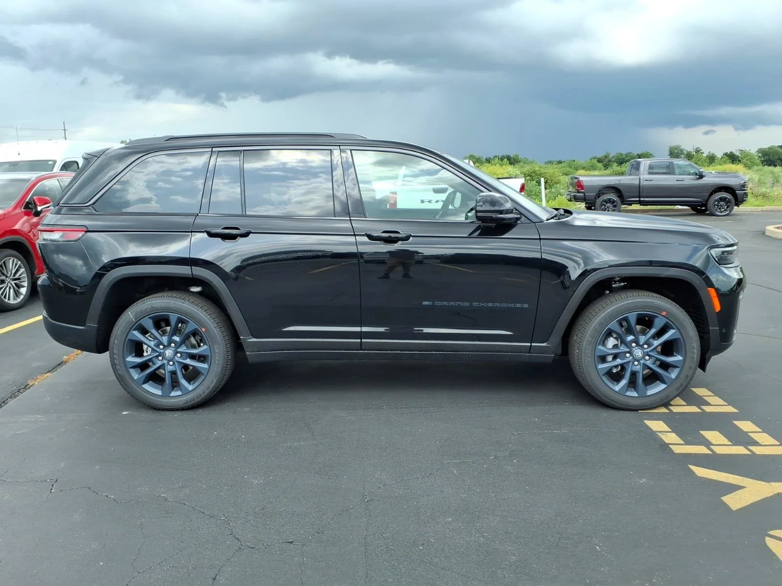 New 2026 Diamond Black Crystal Pearlcoat Jeep  image 18