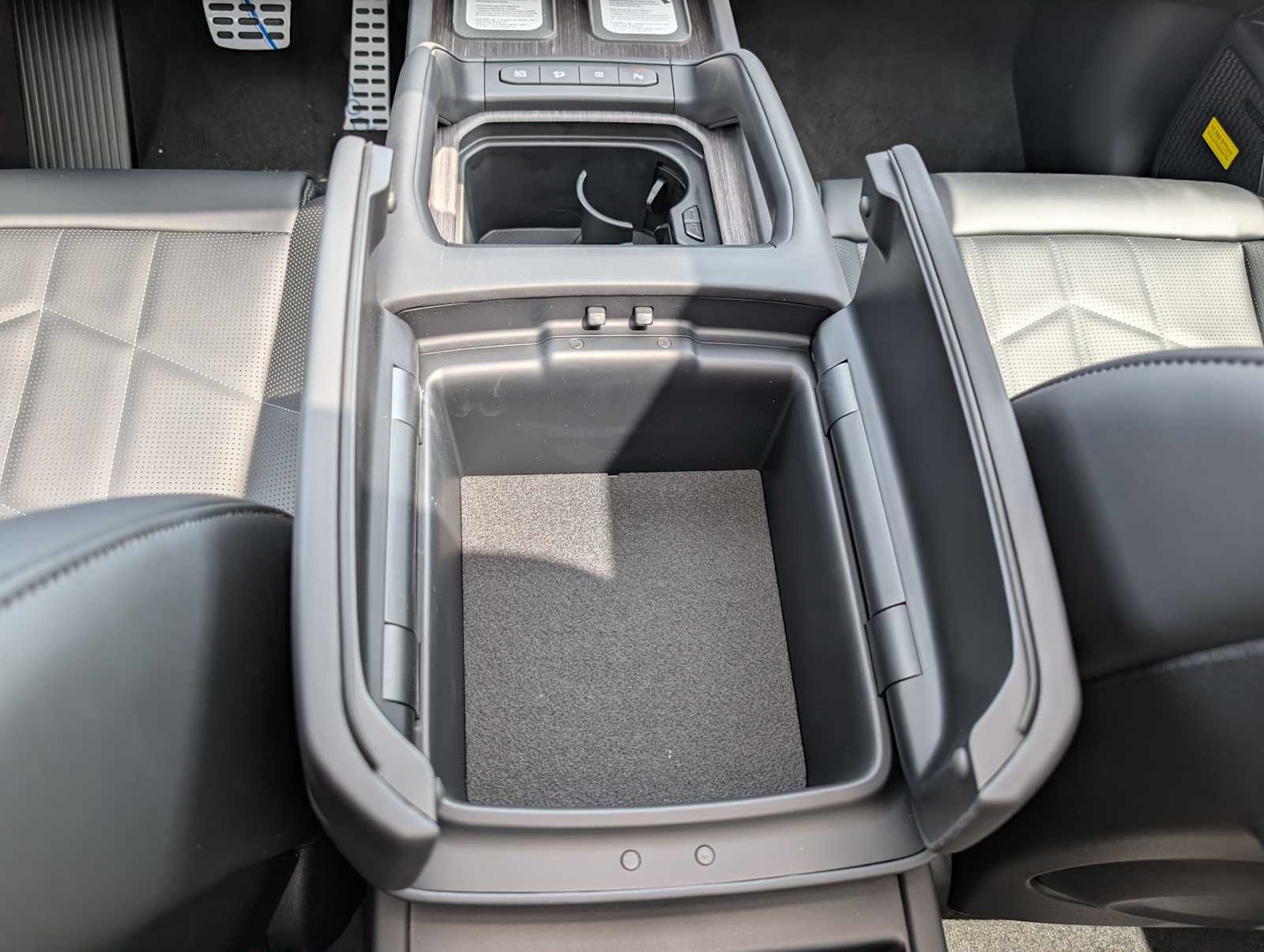 New 2027 Glacial White Pearl Kia X-Line SX-Prestige image 14