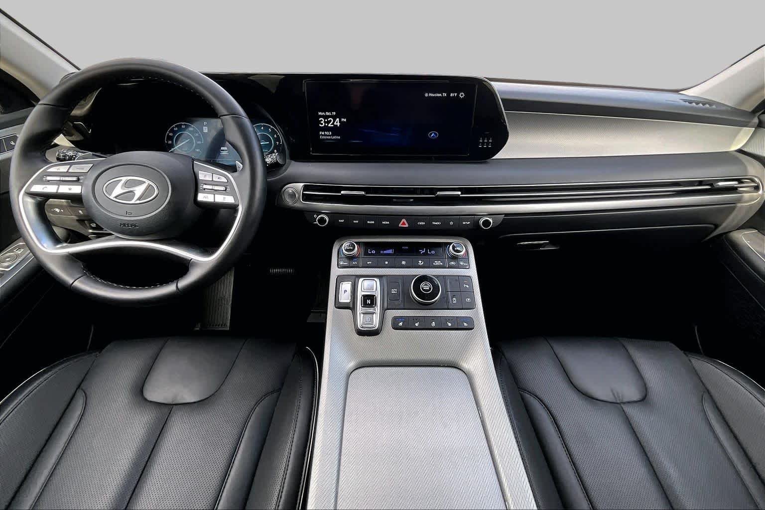 Used 2024 Moonlight Cloud Hyundai SEL 8P image 16