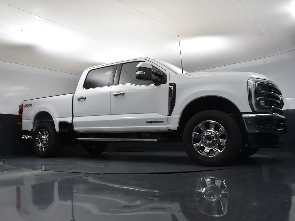New 2026 Oxford White Ford F-250® Lariat® image 33