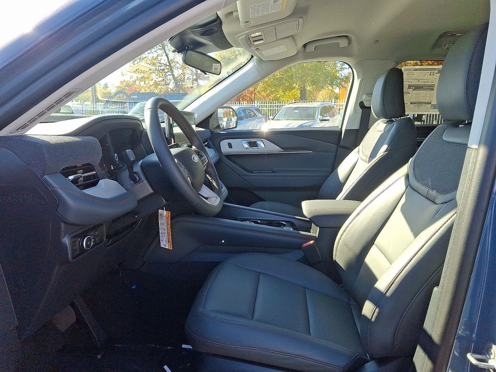 2026 Ford Explorer Active - Photo 6