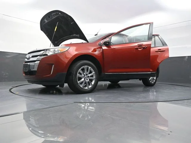 Used 2014 Orange Ford SEL image 40