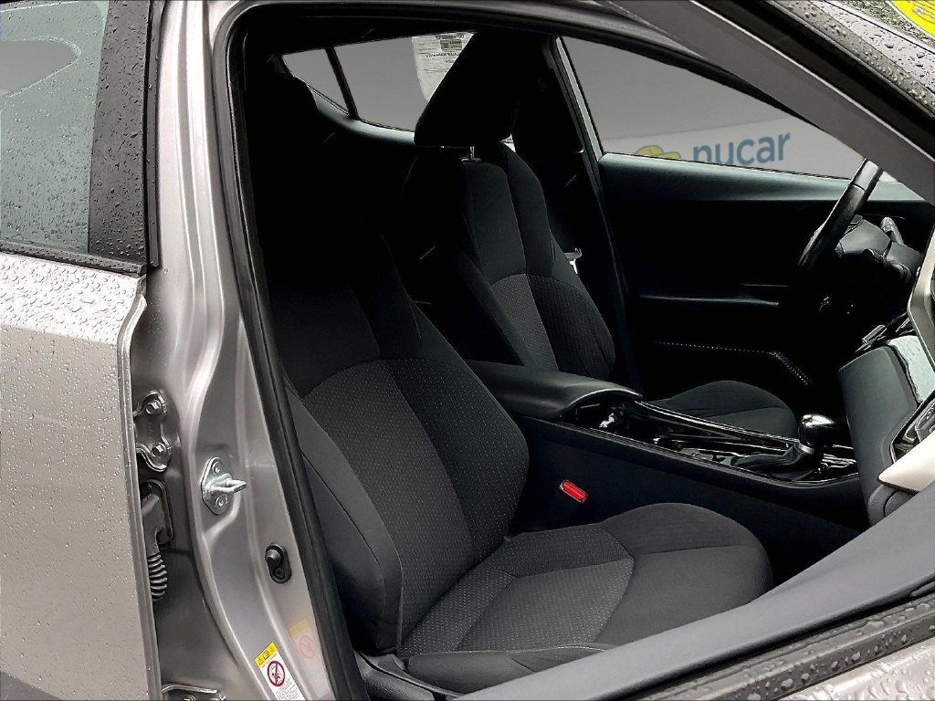 Used 2019 Silver Toyota XLE image 11