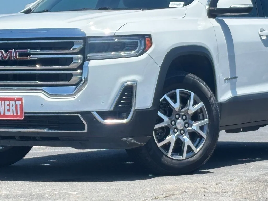 Used 2023 White GMC SLT image 2