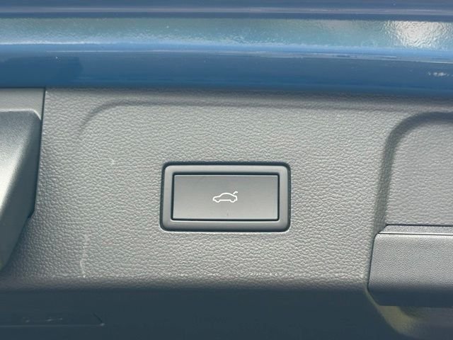 New 2026 Mountain  Lake Blue Metallic Volkswagen 2.0T SE w/Technology image 20