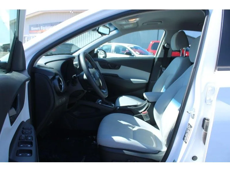 2023 Hyundai Kona SEL - Photo 8