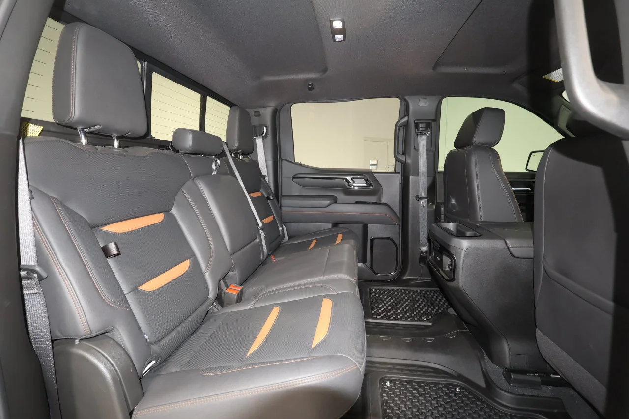 Certified Used 2025 Summit White GMC AT4 image 28