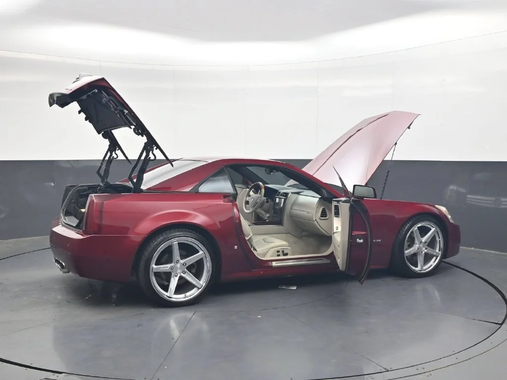 Used 2006 Red Cadillac Base image 34
