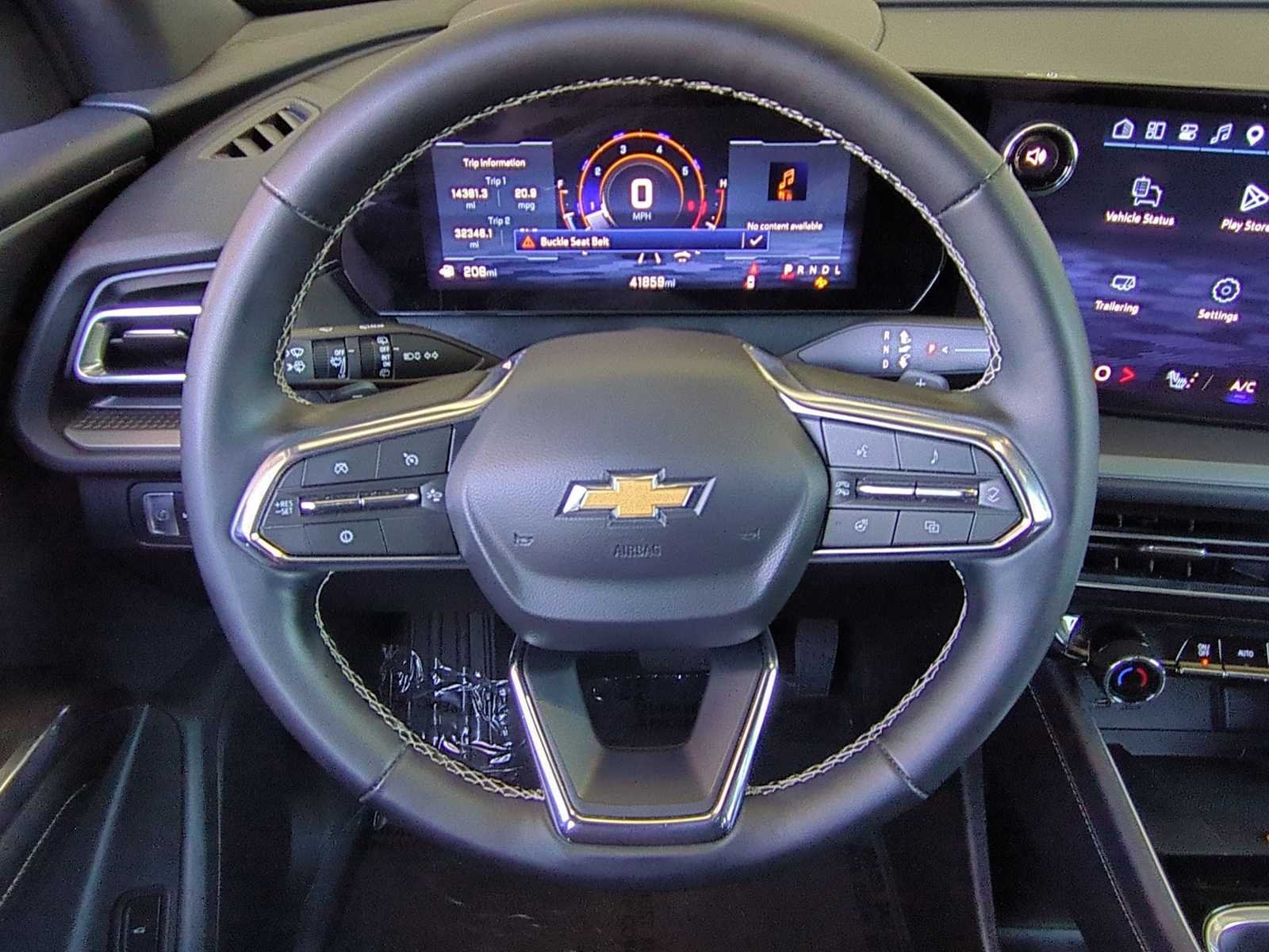 Used 2025 Summit White Chevrolet LT image 14