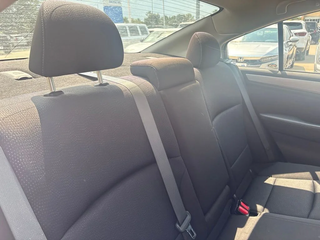 Used 2015 Silver Subaru 2.5i Premium image 30