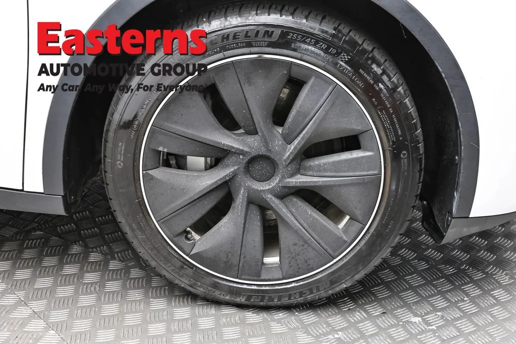 Used 2020 White Tesla Long Range image 24
