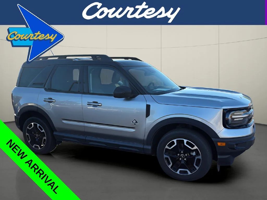 Used 2023 Silver Ford Outer Banks image 1
