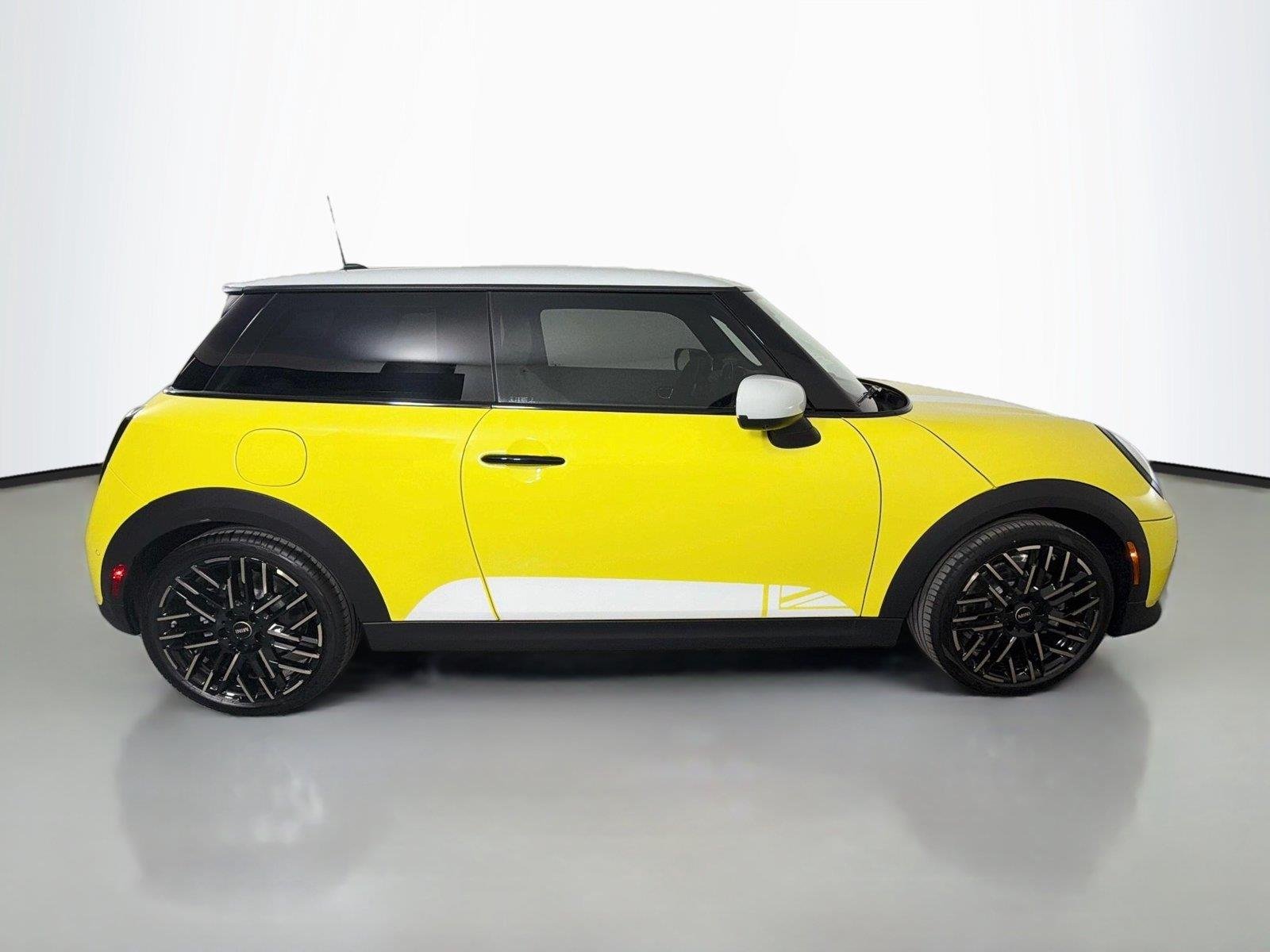 New 2026 Sunny Side Yellow MINI Iconic image 4