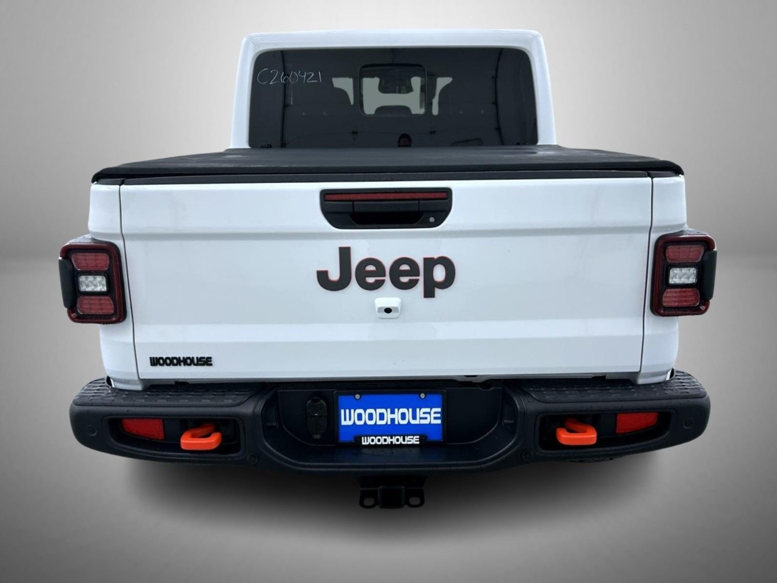 New 2026 Bright White Clear-Coat Exterior Paint Jeep Mojave X image 6