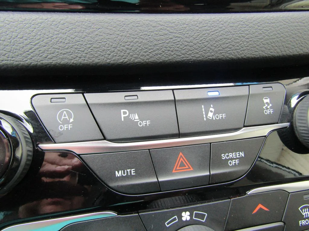 Used 2024 Silver Chrysler Touring L image 17
