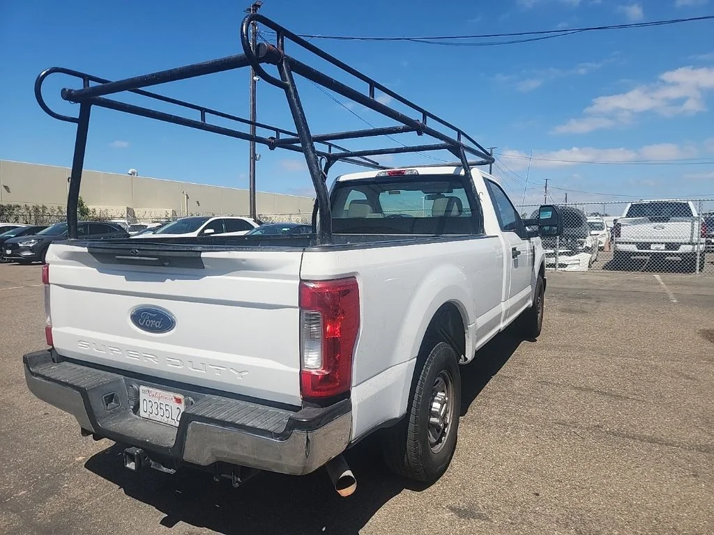 Used 2018 White Ford XL image 12
