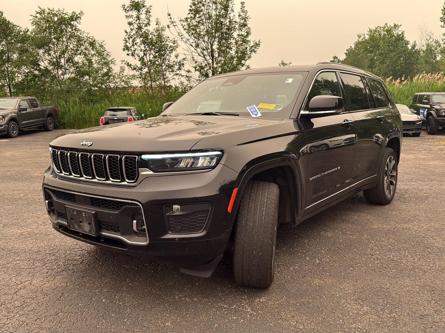 Used 2021 Diamond Black Crystal Pearlcoat Jeep Overland image 8