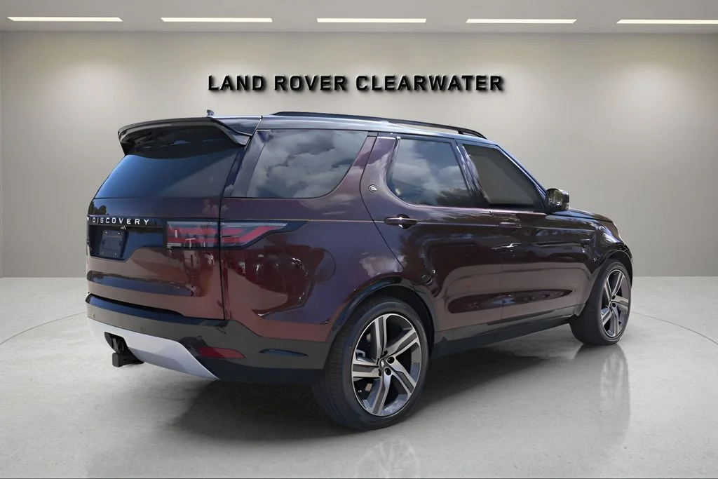 New 2026 Sedona Red Land Rover  image 5