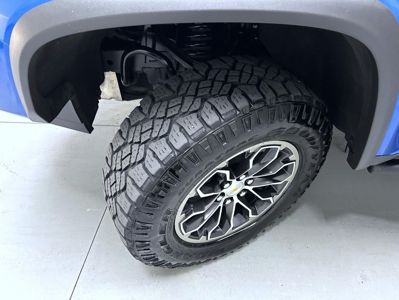 Used 2022 Blue Chevrolet ZR2 image 23